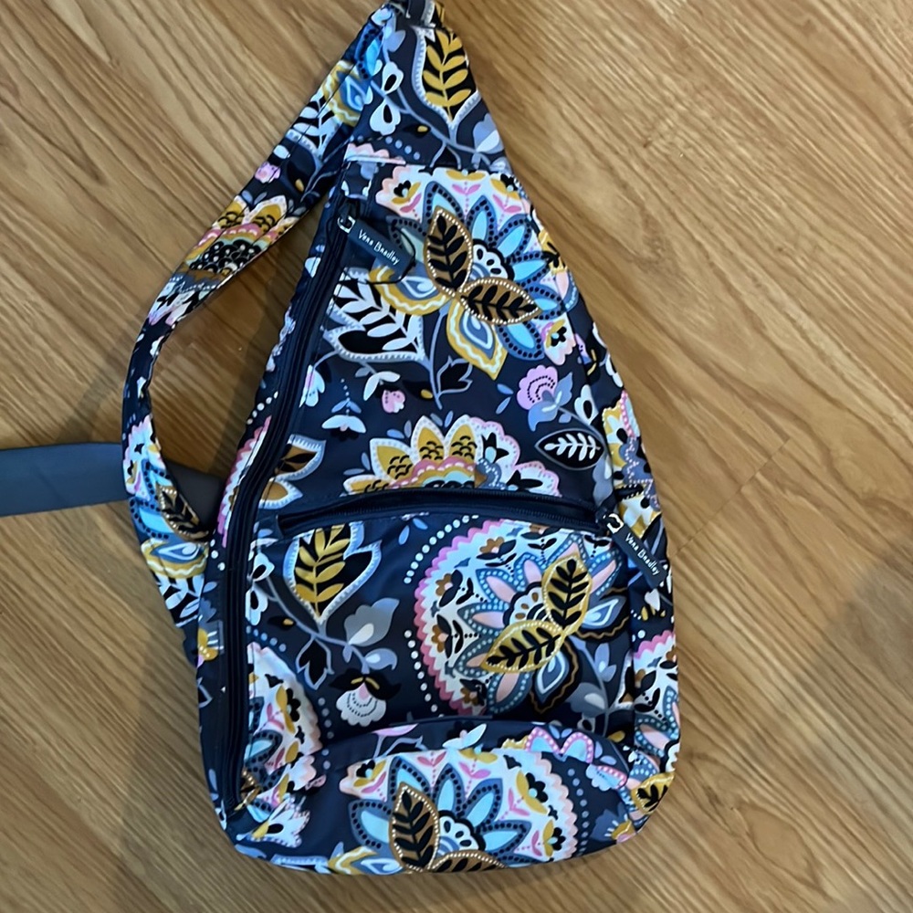 🆕Vera Bradley Lighten Up Sling, Charmont Meadow NWOT